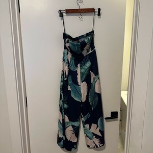 Lulu’s Strapless Midi Jumpsuit - size medium